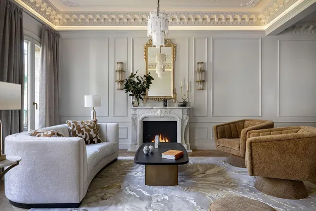 Keuken; keukenapparatuur, houten vloer, natuurlijk licht, moderne stijl