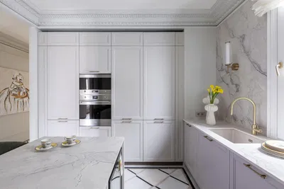 Cocina; electrodomésticos, suelo de madera, luz natural, estilo moderno