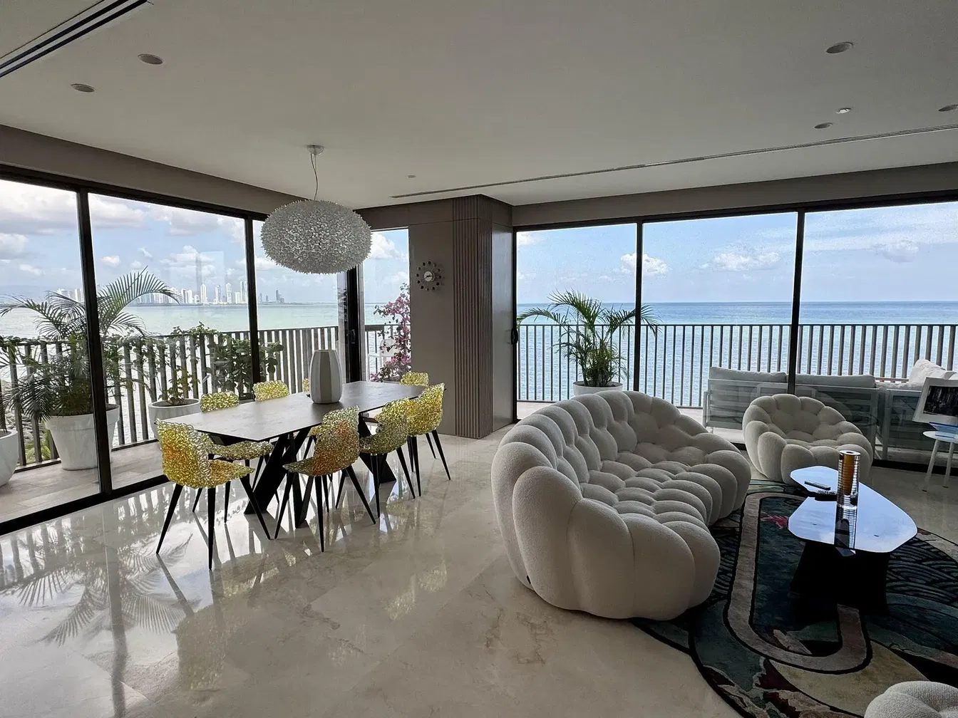 مطبخ; أجهزة المطبخ, أرضية خشبية, ضوء طبيعي, أسلوب عصري