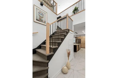 Cuisine; électroménager, parquet, lumière naturelle, style moderne