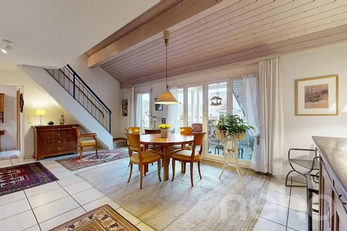 Küche; küchengeräte, holzboden, tageslicht, moderner stil