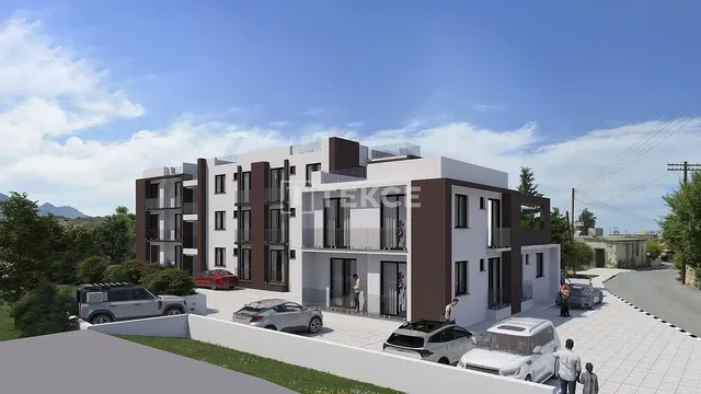 Keuken; keukenapparatuur, houten vloer, natuurlijk licht, moderne stijl