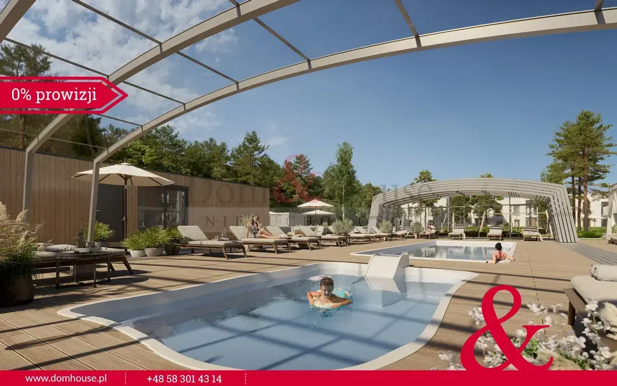 Кухиња; кухињски апарати, дрвени под, природно светло, модерни стил