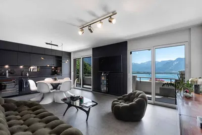 Cuisine; électroménager, parquet, lumière naturelle, style moderne