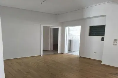 Living room; wood floor, natural light, modern style