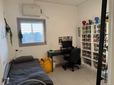 Cuisine; électroménager, parquet, lumière naturelle, style moderne