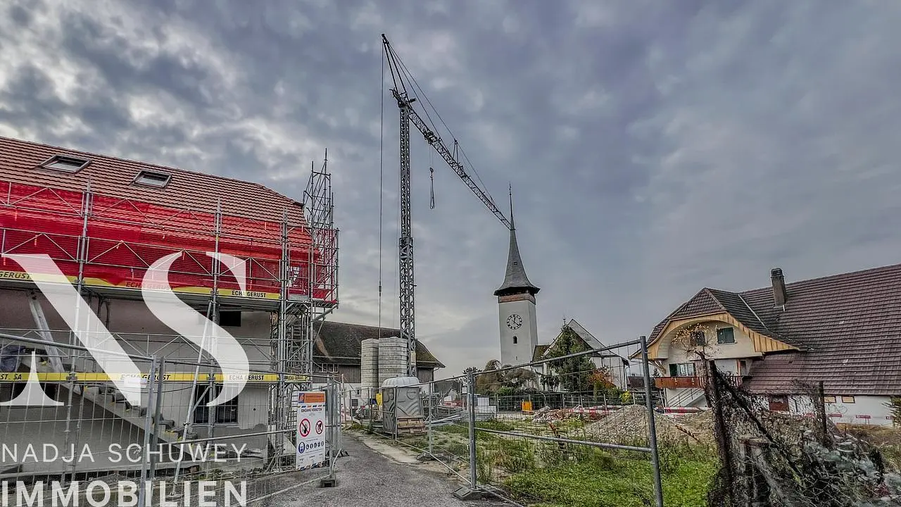Cuisine; électroménager, parquet, lumière naturelle, style moderne
