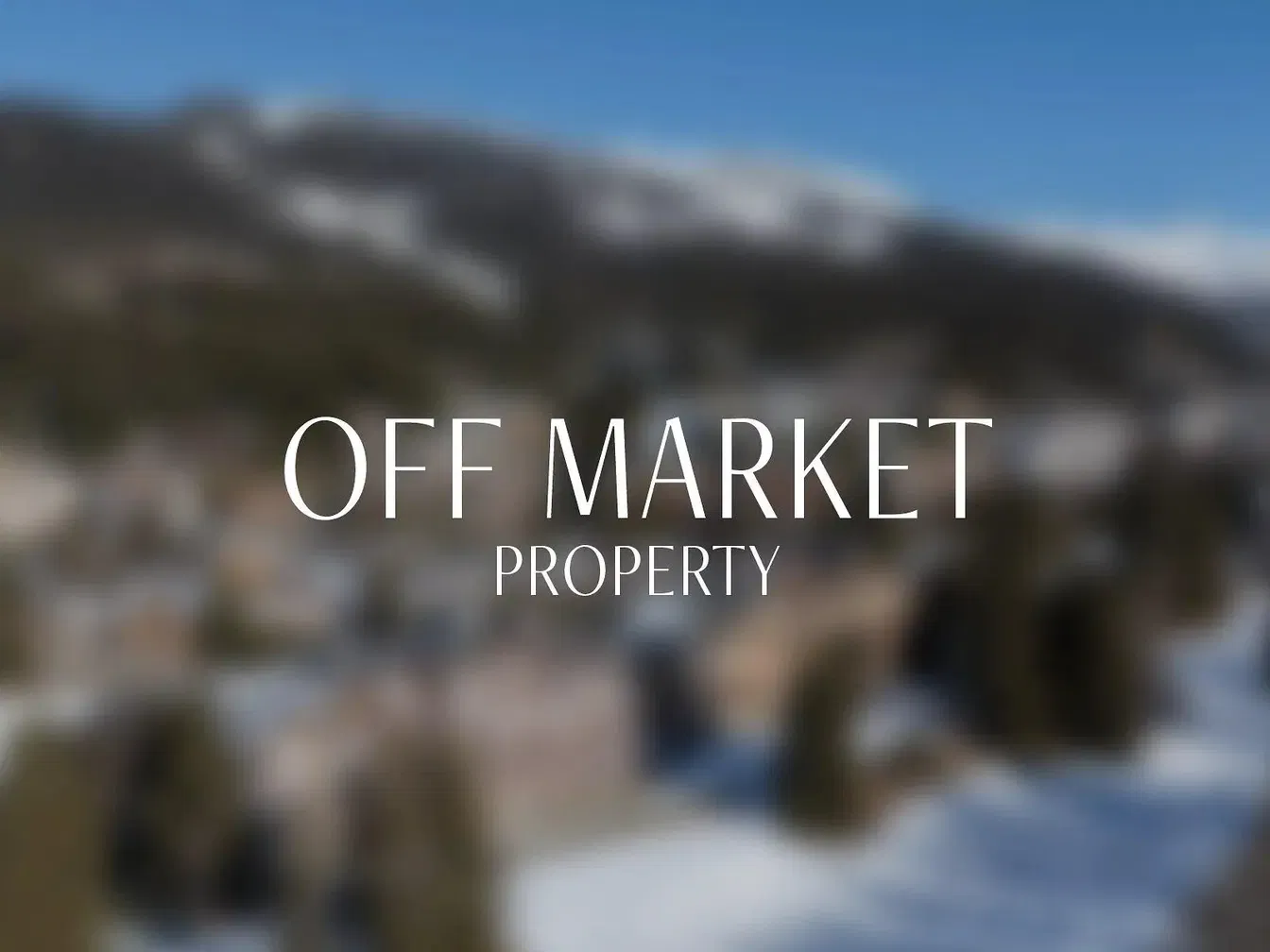 Cucina; elettrodomestici, pavimento in legno, luce naturale, stile moderno