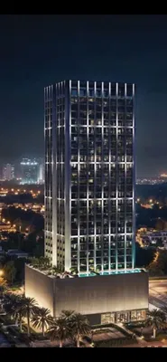 Keuken; keukenapparatuur, houten vloer, natuurlijk licht, moderne stijl