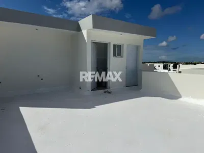 Kuchyně; kuchyňské spotřebiče, dřevěná podlaha, přirozené světlo, moderní styl