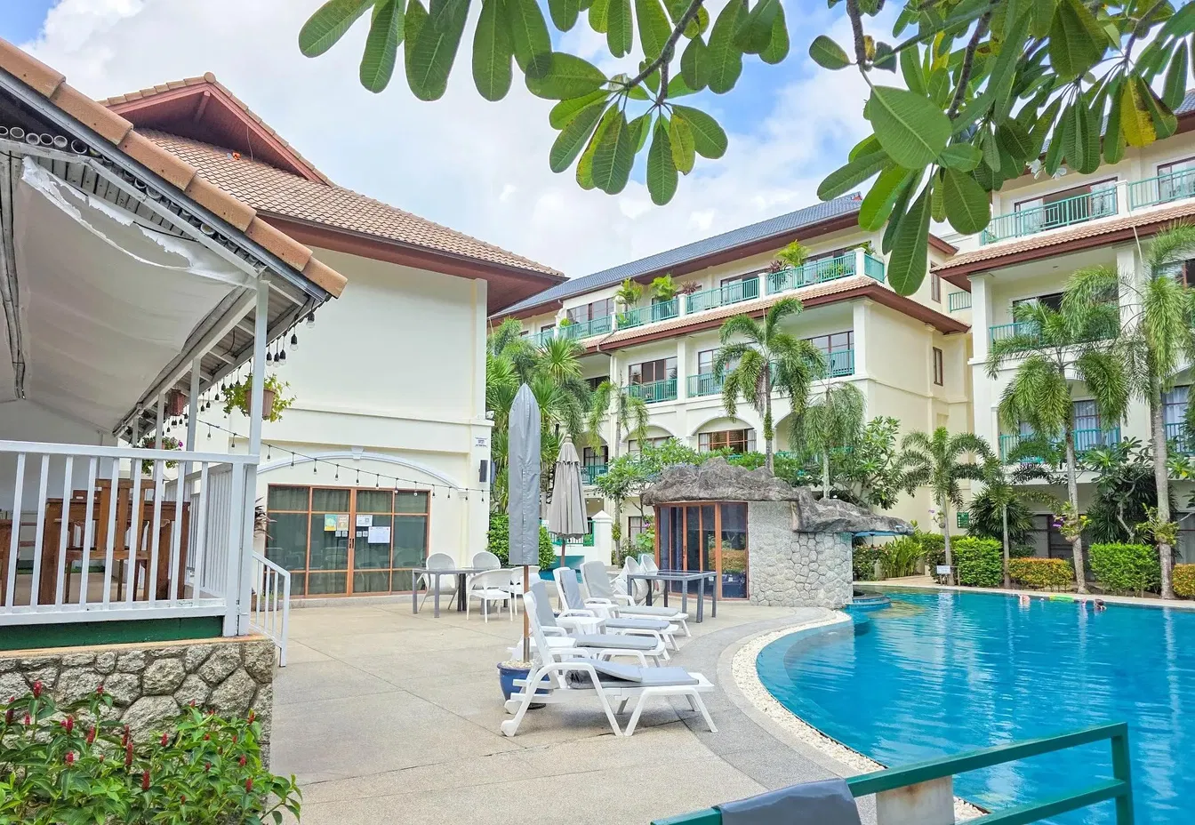 Kitchen; kitchen appliances, wood floor, natural light, modern style