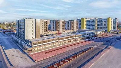 Cuisine; électroménager, parquet, lumière naturelle, style moderne