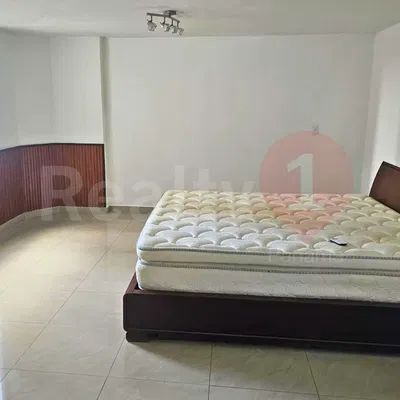 Küche; küchengeräte, holzboden, tageslicht, moderner stil