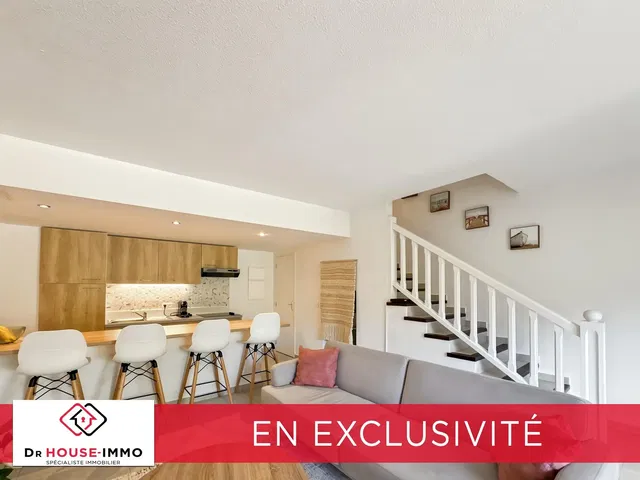 Cuisine; électroménager, parquet, lumière naturelle, style moderne