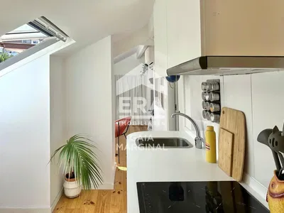 Salon; parquet, lumière naturelle, style moderne