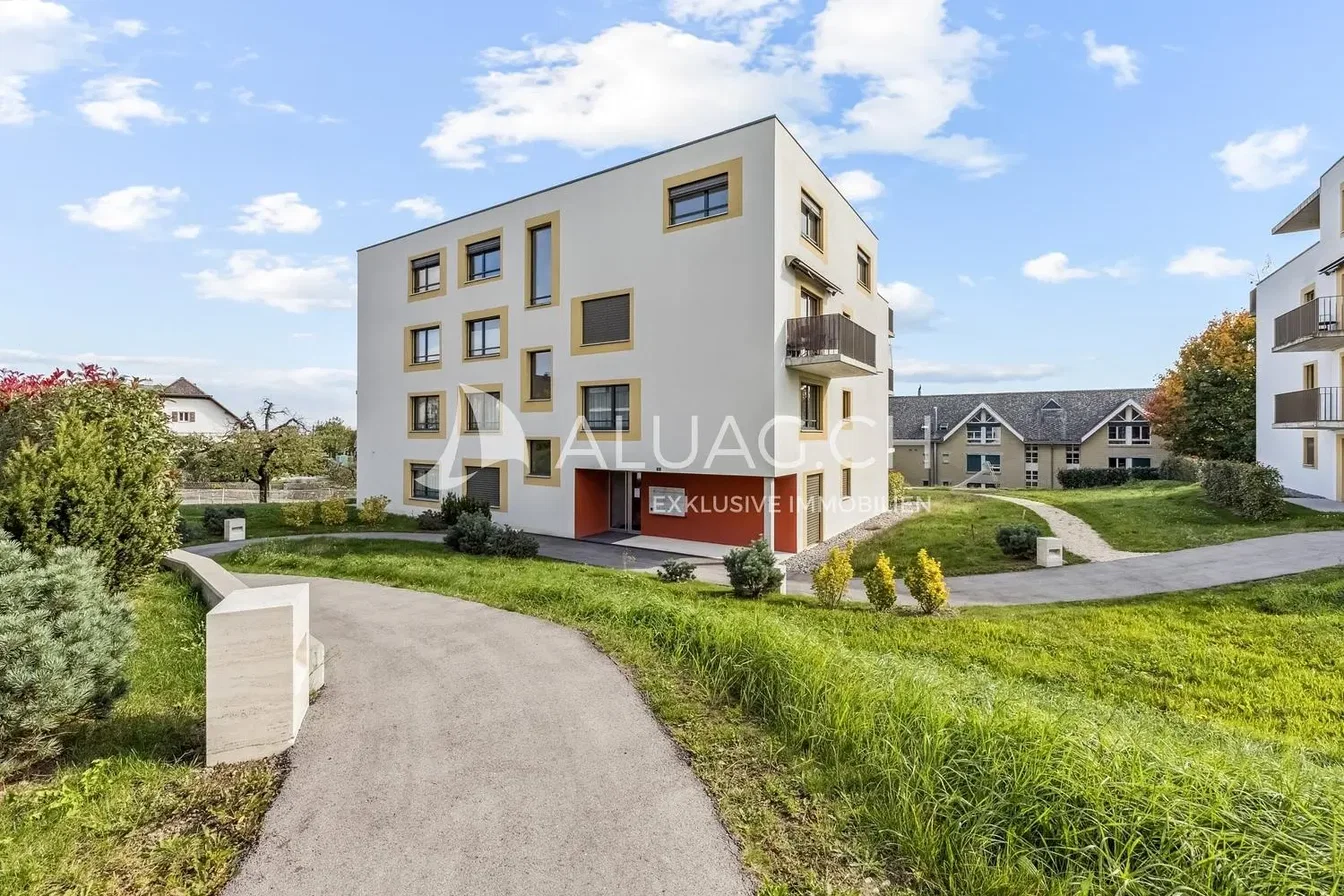 Cuisine; électroménager, parquet, lumière naturelle, style moderne