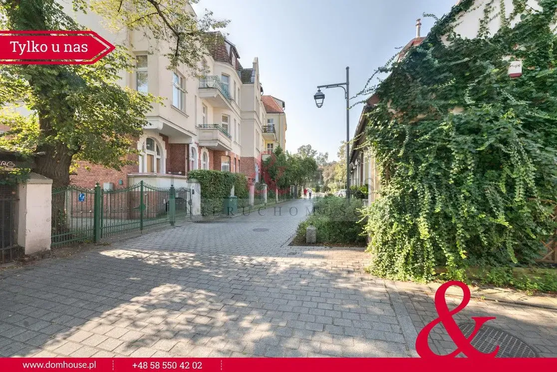 Cuisine; électroménager, parquet, lumière naturelle, style moderne