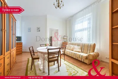 Cuisine; électroménager, parquet, lumière naturelle, style moderne