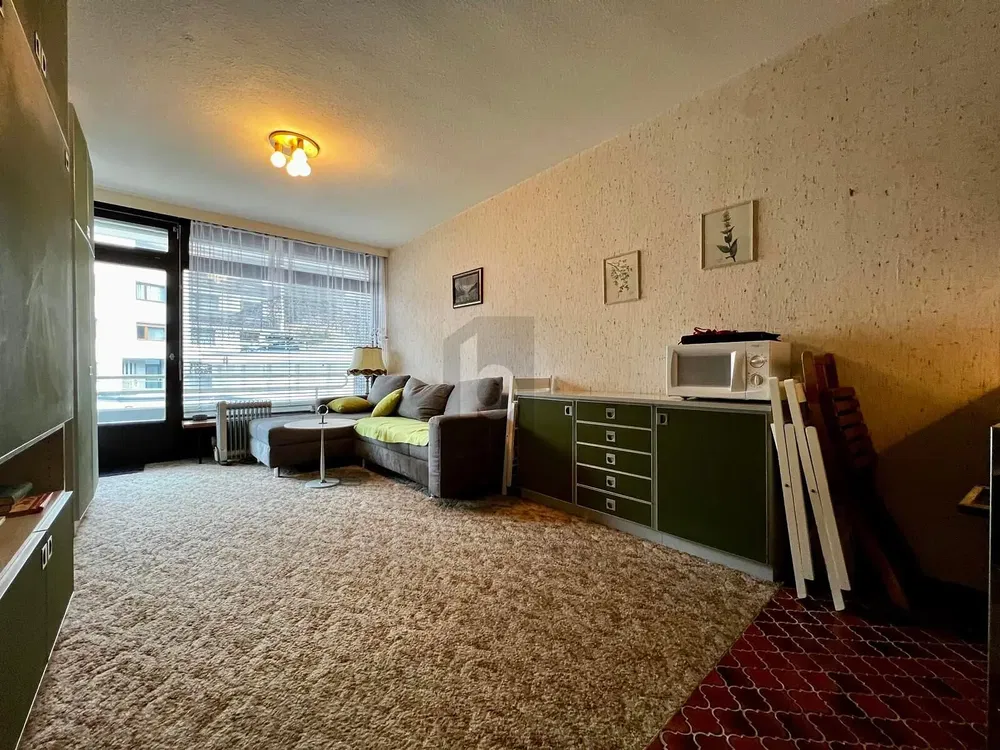 Küche; küchengeräte, holzboden, tageslicht, moderner stil