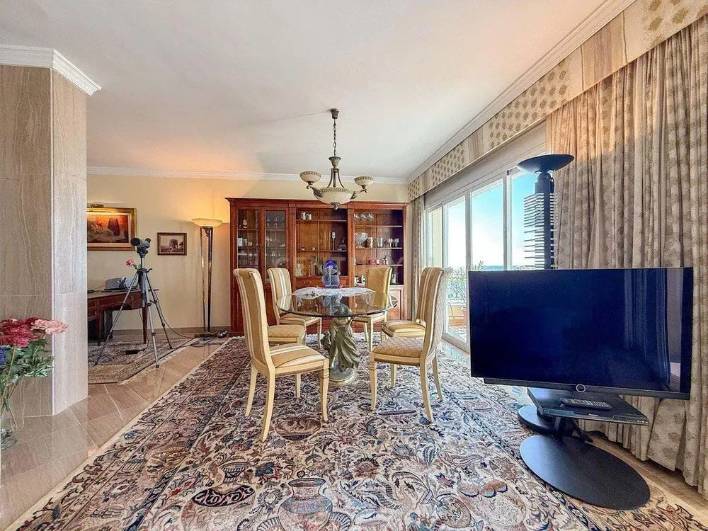 Küche; küchengeräte, holzboden, tageslicht, moderner stil