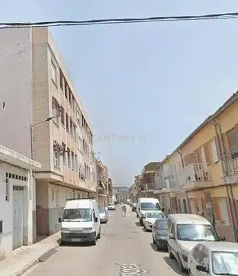 Keuken; keukenapparatuur, houten vloer, natuurlijk licht, moderne stijl