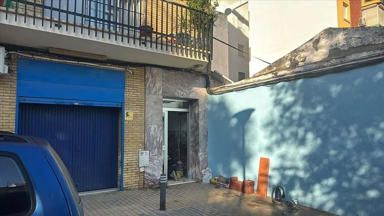 Cuisine; électroménager, parquet, lumière naturelle, style moderne