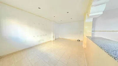 Cuisine; électroménager, parquet, lumière naturelle, style moderne