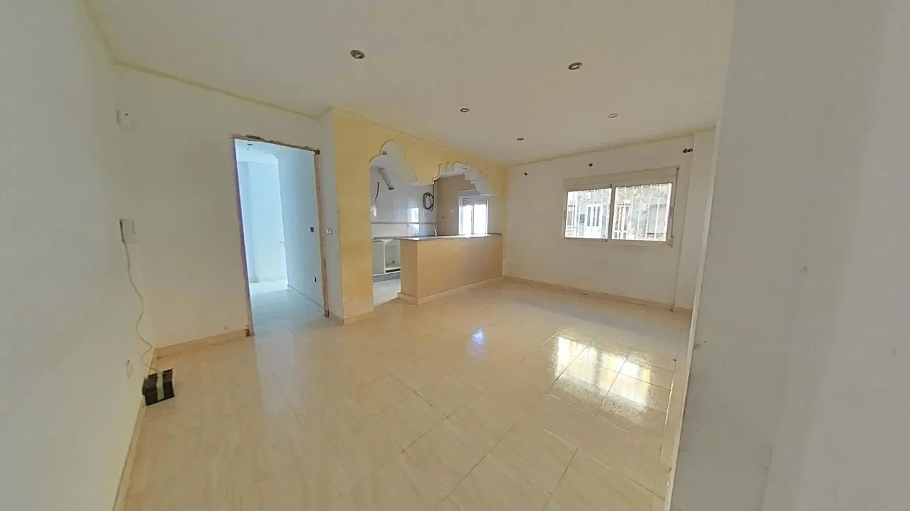 Cuisine; électroménager, parquet, lumière naturelle, style moderne