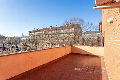 Kitchen; kitchen appliances, wood floor, natural light, modern style
