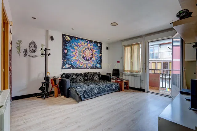 مطبخ; أجهزة المطبخ, أرضية خشبية, ضوء طبيعي, أسلوب عصري