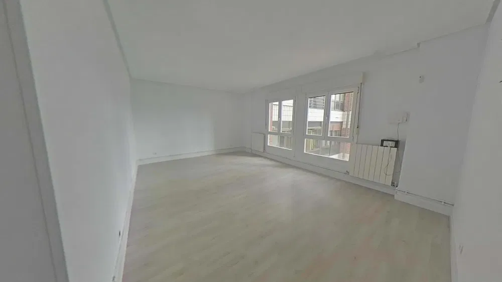 مطبخ; أجهزة المطبخ, أرضية خشبية, ضوء طبيعي, أسلوب عصري