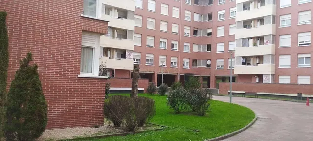 مطبخ; أجهزة المطبخ, أرضية خشبية, ضوء طبيعي, أسلوب عصري