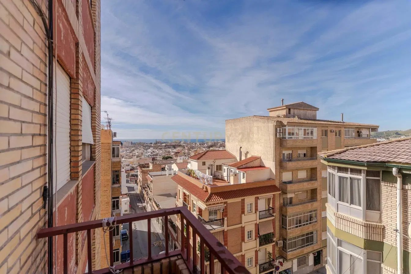 Cuisine; électroménager, parquet, lumière naturelle, style moderne