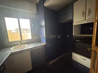 مطبخ; أجهزة المطبخ, أرضية خشبية, ضوء طبيعي, أسلوب عصري