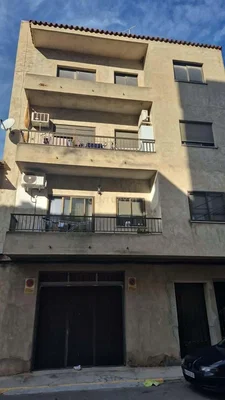 Cucina; elettrodomestici, pavimento in piastrelle, luce naturale, stile moderno