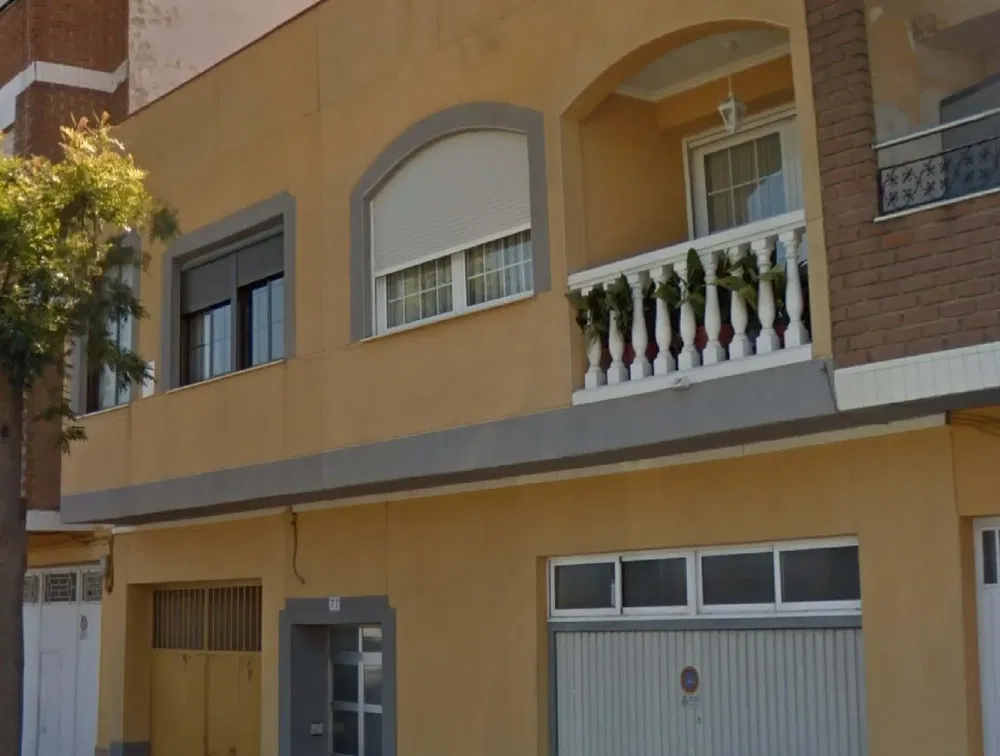 Cocina; electrodomésticos, suelo de madera, luz natural, estilo moderno