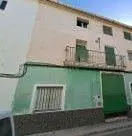 Kuchyně; kuchyňské spotřebiče, dřevěná podlaha, přirozené světlo, moderní styl