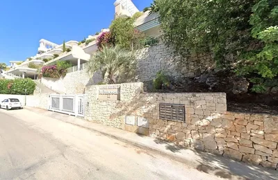مطبخ; أجهزة المطبخ, أرضية خشبية, ضوء طبيعي, أسلوب عصري