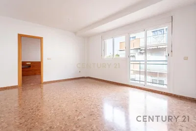 Κουζίνα; συσκευές κουζίνας, ξύλινο πάτωμα, φυσικό φως, μοντέρνο στυλ