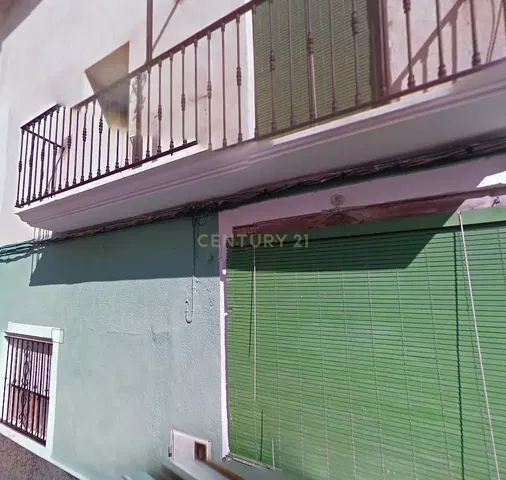 Cucina; elettrodomestici, pavimento in legno, luce naturale, stile moderno