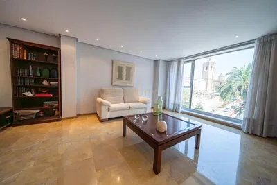 Cocina; electrodomésticos, suelo de madera, luz natural, estilo moderno