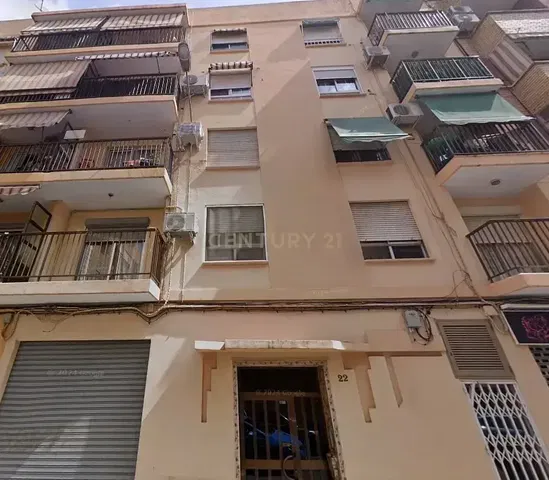 Κουζίνα; συσκευές κουζίνας, ξύλινο πάτωμα, φυσικό φως, μοντέρνο στυλ