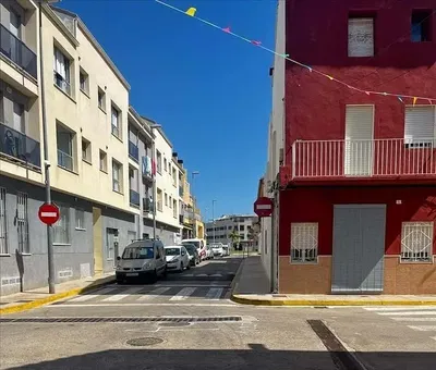 Cuisine; électroménager, parquet, lumière naturelle, style moderne