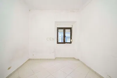 Kitchen; kitchen appliances, wood floor, natural light, modern style