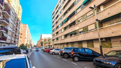 مطبخ; أجهزة المطبخ, أرضية خشبية, ضوء طبيعي, أسلوب عصري