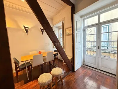 مطبخ; أجهزة المطبخ, أرضية خشبية, ضوء طبيعي, أسلوب عصري