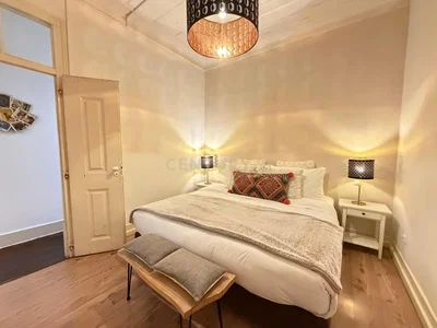 مطبخ; أجهزة المطبخ, أرضية خشبية, ضوء طبيعي, أسلوب عصري