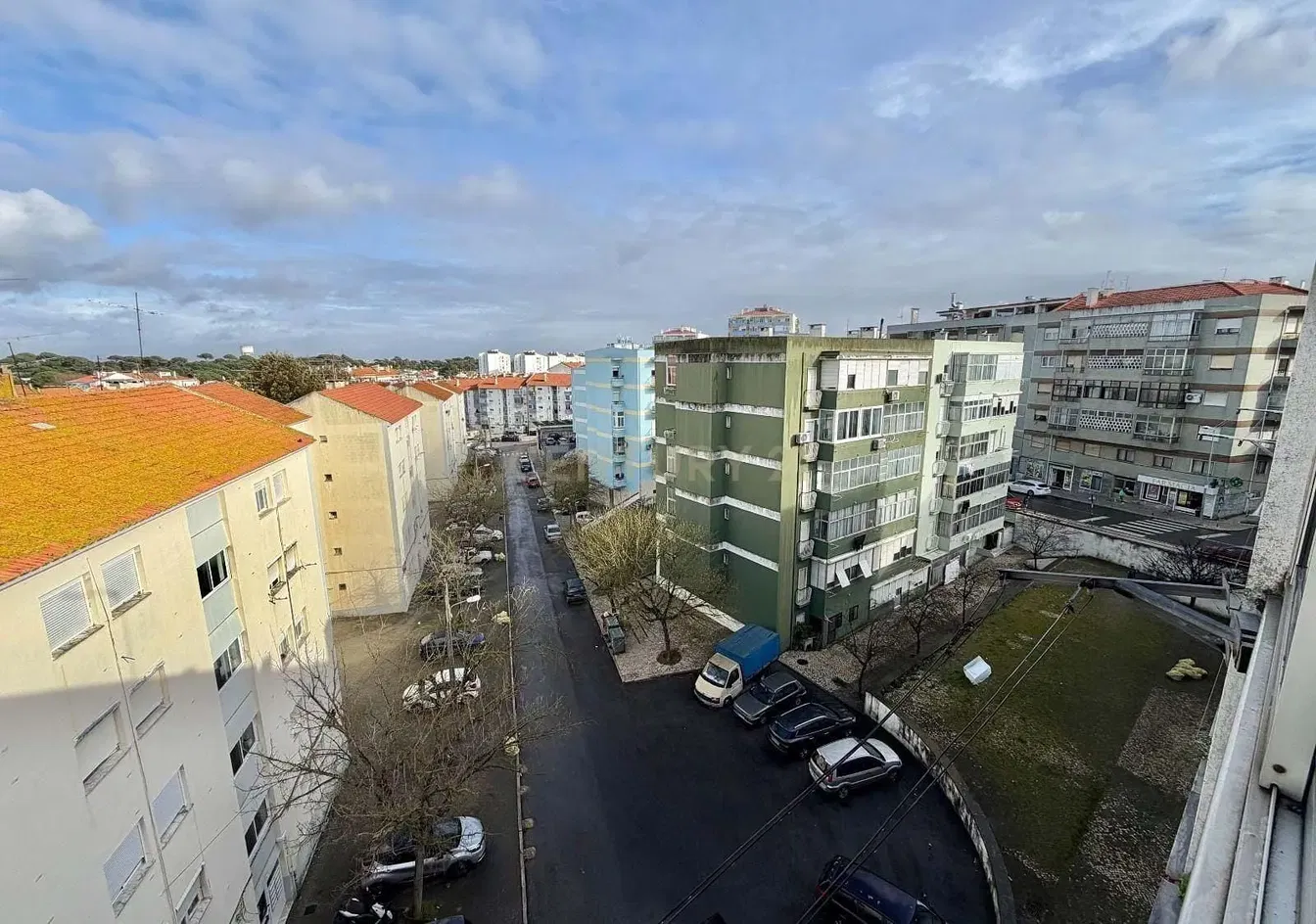 مطبخ; أجهزة المطبخ, أرضية خشبية, ضوء طبيعي, أسلوب عصري