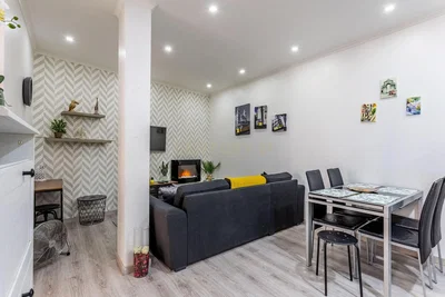 مطبخ; أجهزة المطبخ, أرضية خشبية, ضوء طبيعي, أسلوب عصري