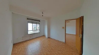 Living room; wood floor, natural light, modern style